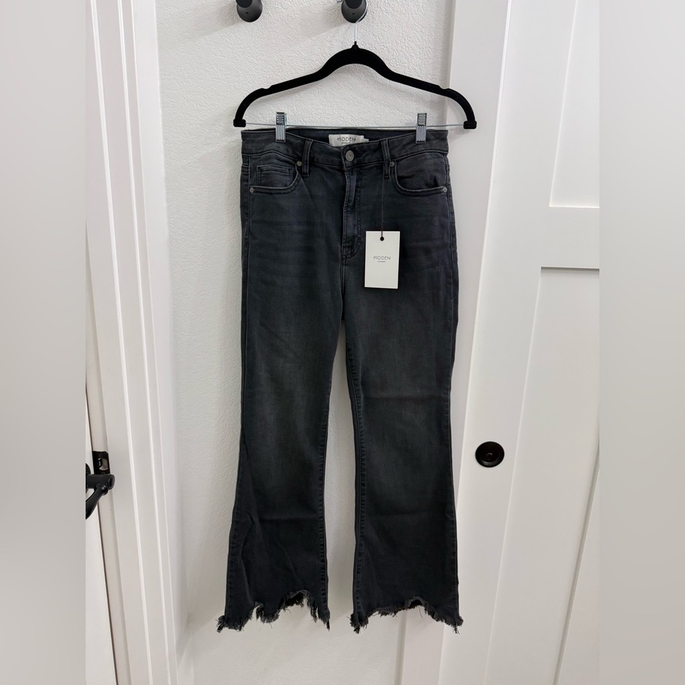 NWT Hidden Happi black frayed hem Crop Flare size 30
